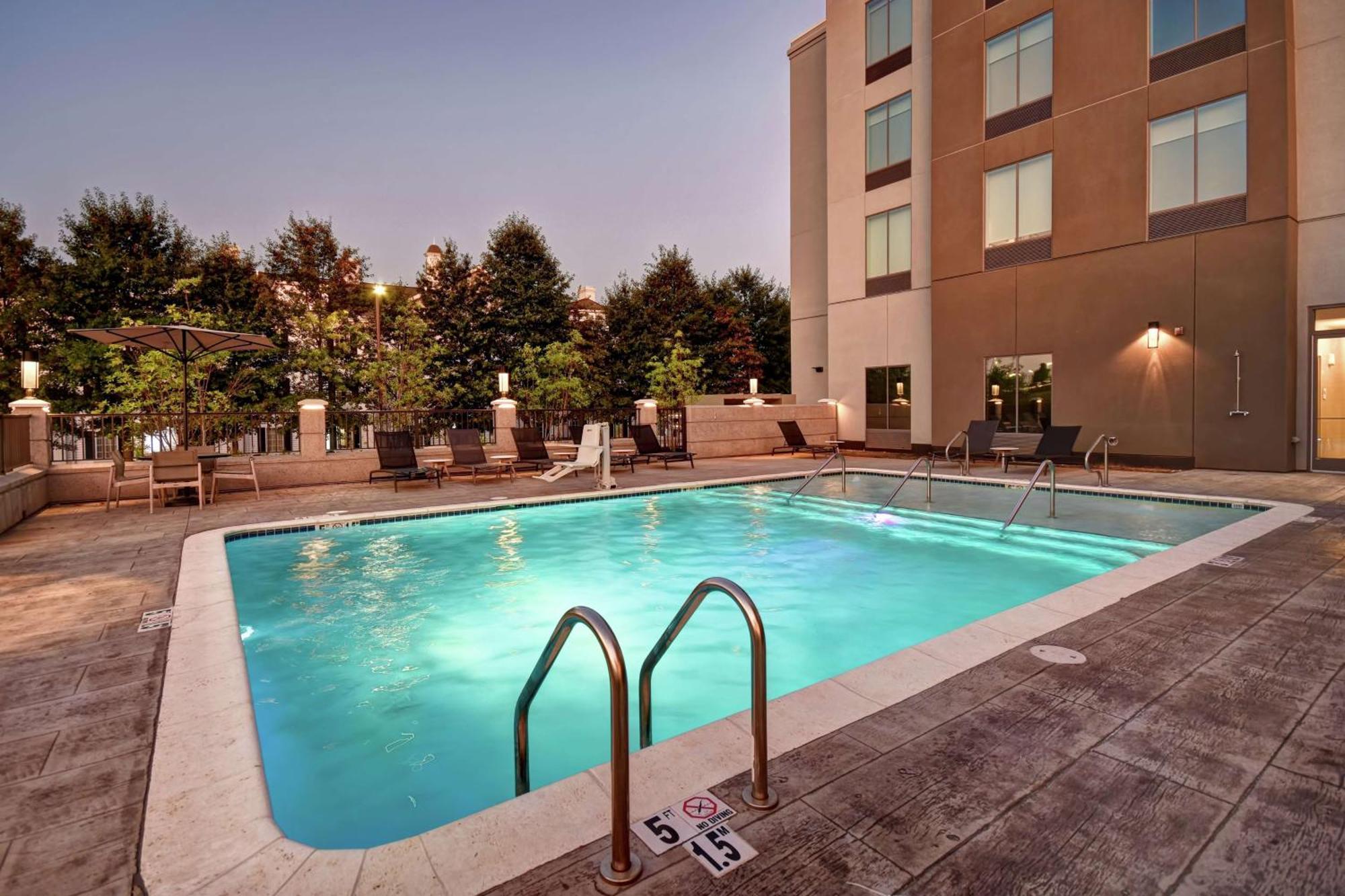 Hilton Garden Inn ג'קסון מראה חיצוני תמונה